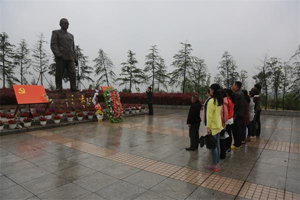 重温入党誓词.JPG