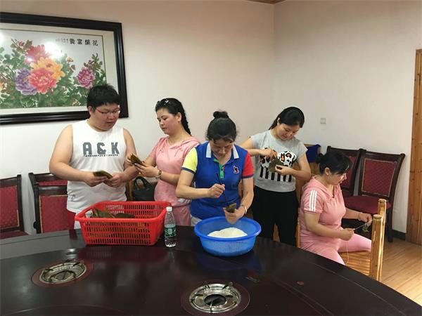 包粽子2.jpg