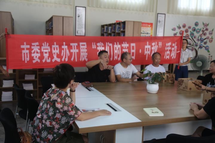 4.诵读活动现场(二).JPG